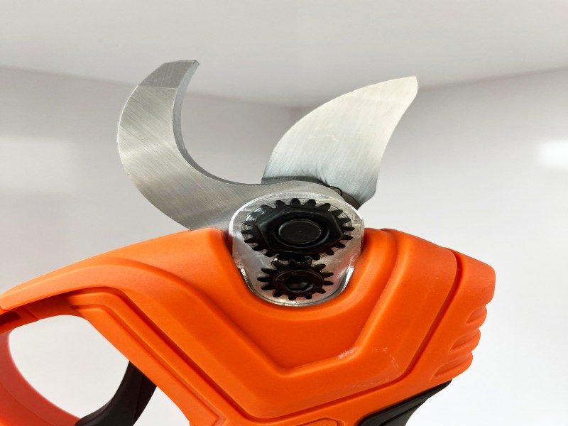 قیچی شارژی لوین LC1118 — برش تا 25 میلی‌متر2