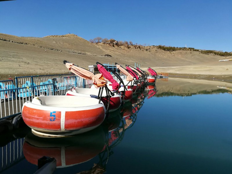 قایق موتوری گرد دوناتی هشت نفره2