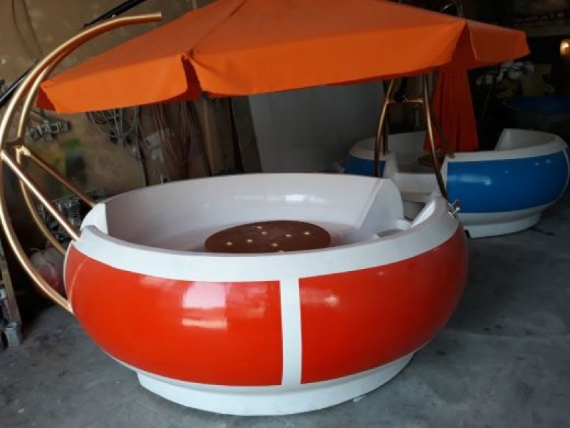 قایق موتوری گرد دوناتی هشت نفره3