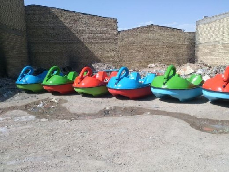 قایق پدالی قو در رنگ های مختلف2