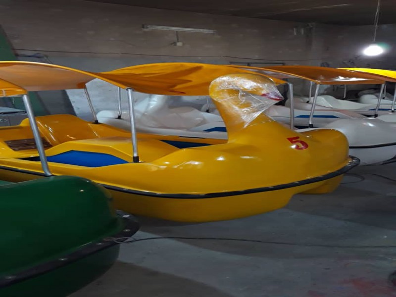 قایق پدالی قو در رنگ های مختلف3