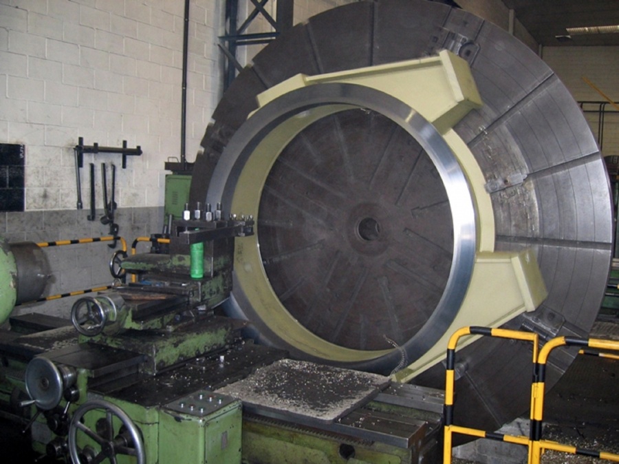 خدمات تراشکاری قطعات سنگین و فوق سنگین تا قطر 6000 میلیمتر و طول 16000 میلیمتر6