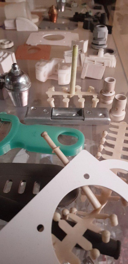 تولیدکننده قطعات پلاستیکی صنعتی0