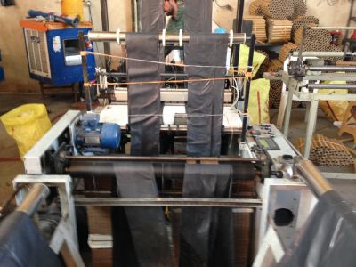 فروش دستگاه نیمه اتومات دوخت و پرفراژ کیسه زباله و فریزر5