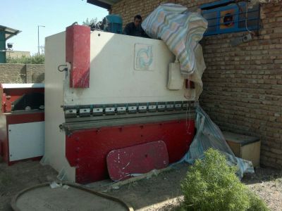 فروش دستگاه خم كن شصت تن 2/5 متري0