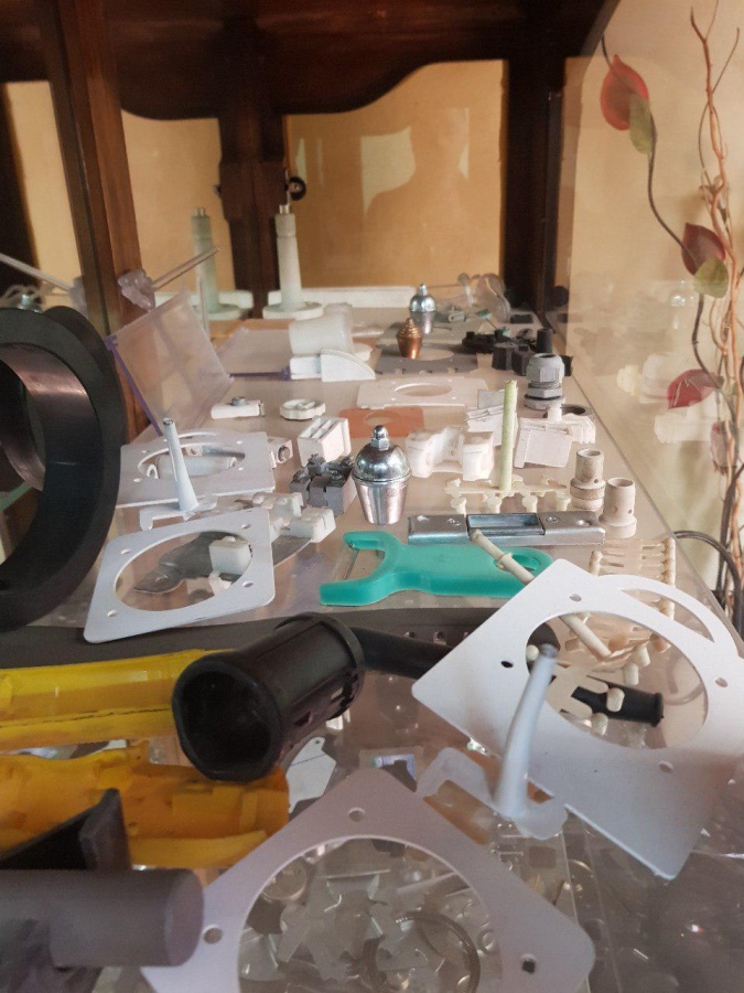 ساخت و طراحی قطعات پلاستیکی0