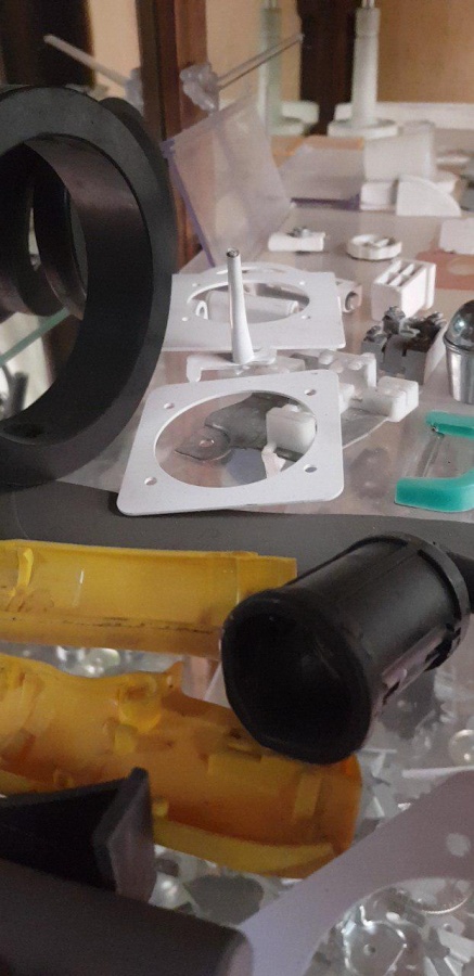 تولیدکننده و ساخت قطعات پلاستیکی صنعتی0