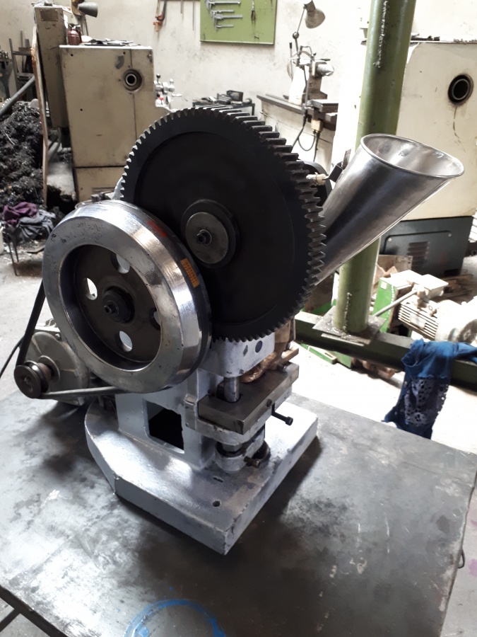 فروش دستگاه پرس قرص1