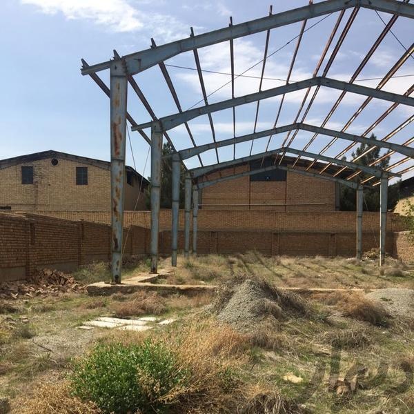 فروش زمین 800متری با سوله نیمه ساخت در اشتهارد0