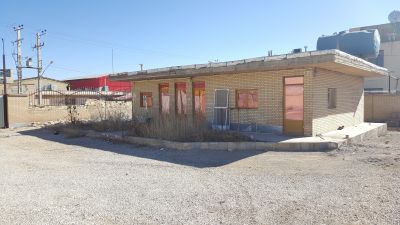 فروش کارخانه در شهرک صنعتی تیران -سوله500 متری با دو جرثقیل سقفی با زمین 3960 متری در تیران 2
