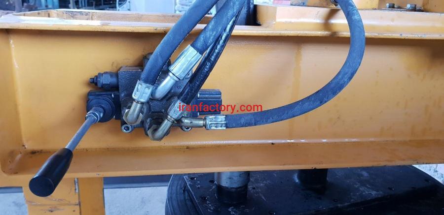 دستگاه پرکن کارتریج سیلیکون پرس بشکه5