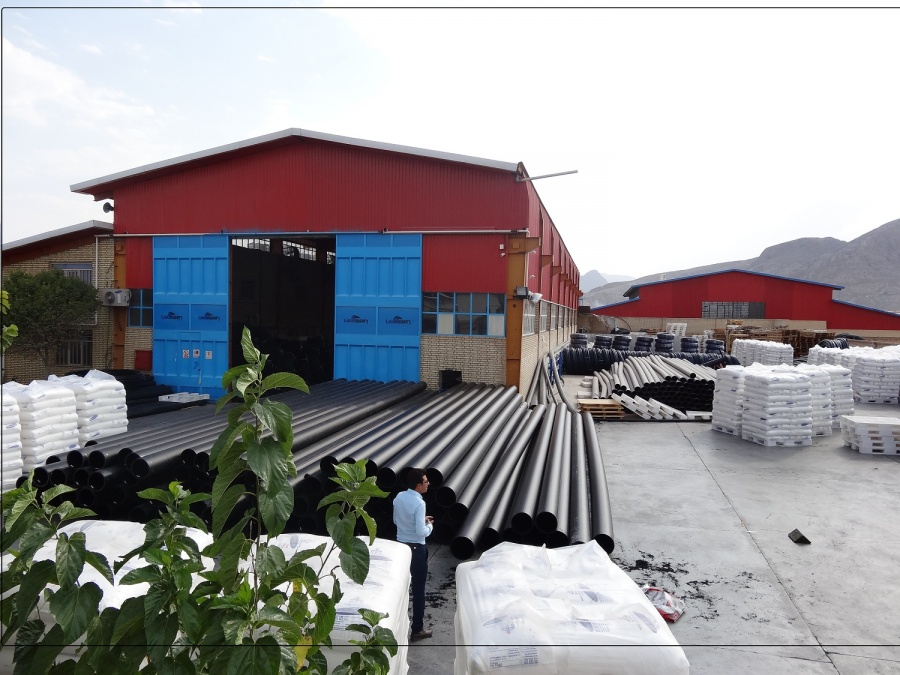 فروش 4800متر زمین و سوله شهرک رازی اصفهان0