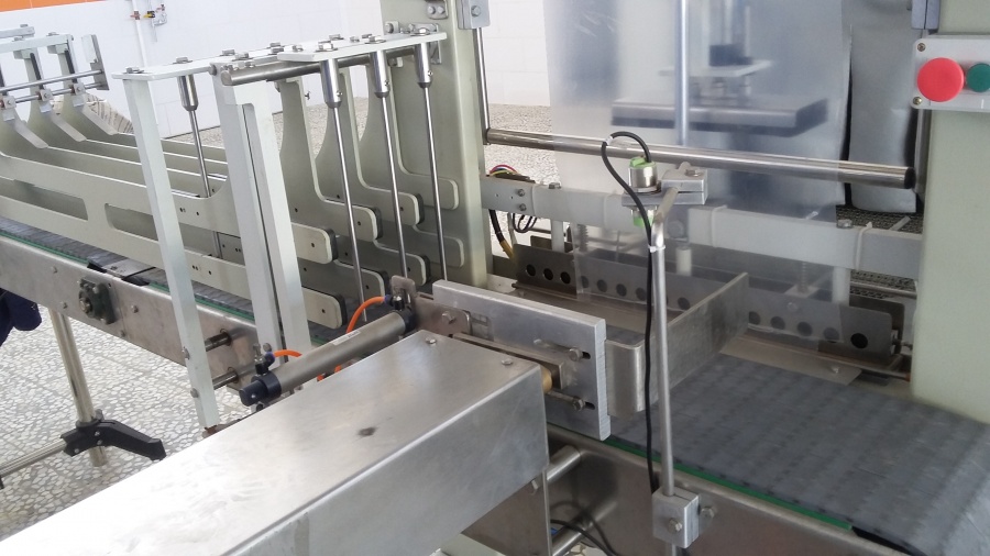 دستگاه شرینک پک تمام اتوماتیک ردیف کن دار1