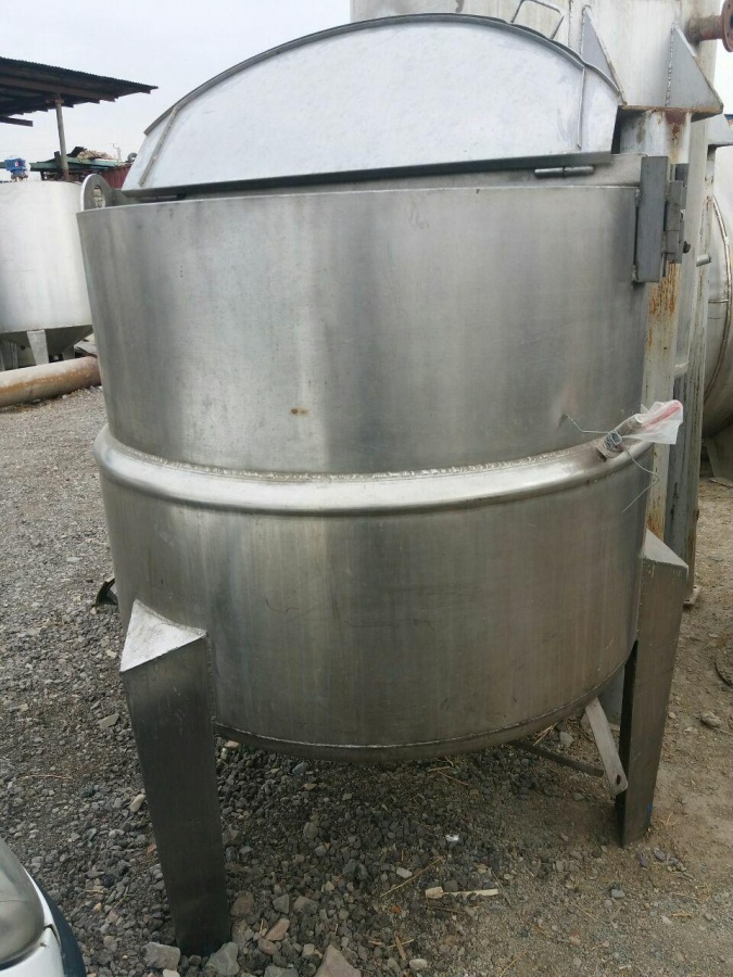 فروش مخزن استیل دوجداره میکسر دار 800 لیتری دست دوم0