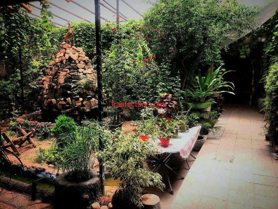 مشاور دکور داخلی با تزئینات کافه رستوران0