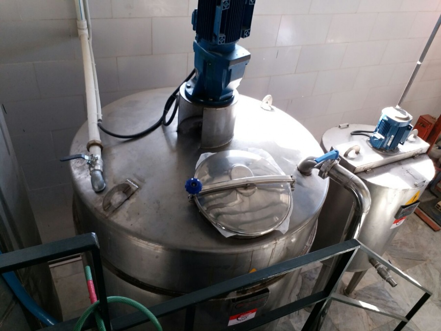 فروش کارخانه شوینده بهداشتی در رشت (شامپو و ...)4
