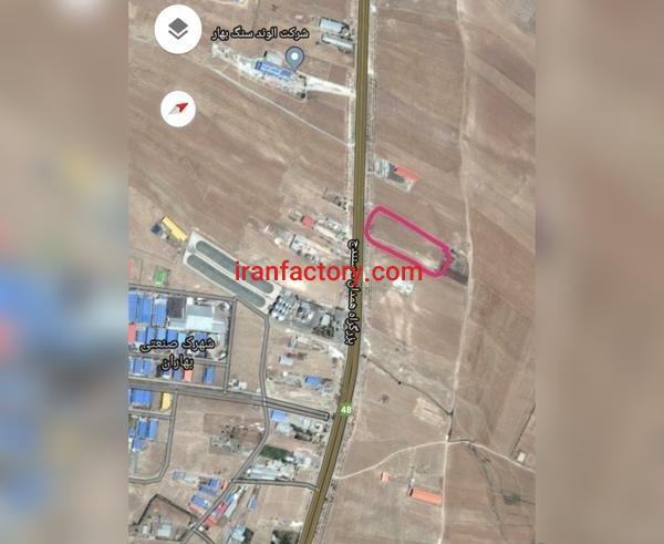 فورش زمین بر جاده کرمانشاه در همدان0