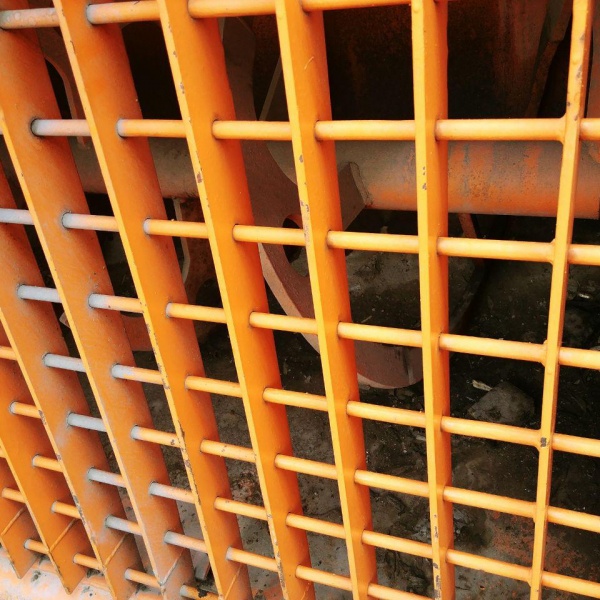 فروش باکت میکسر بتن با تخلیه عمودی و افقی کارکرده