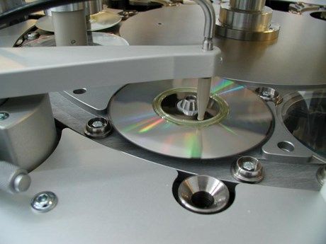 فروش کارخانه تولید CD و DVD - فروش کارخانه تولید CD و DVD در زنجان