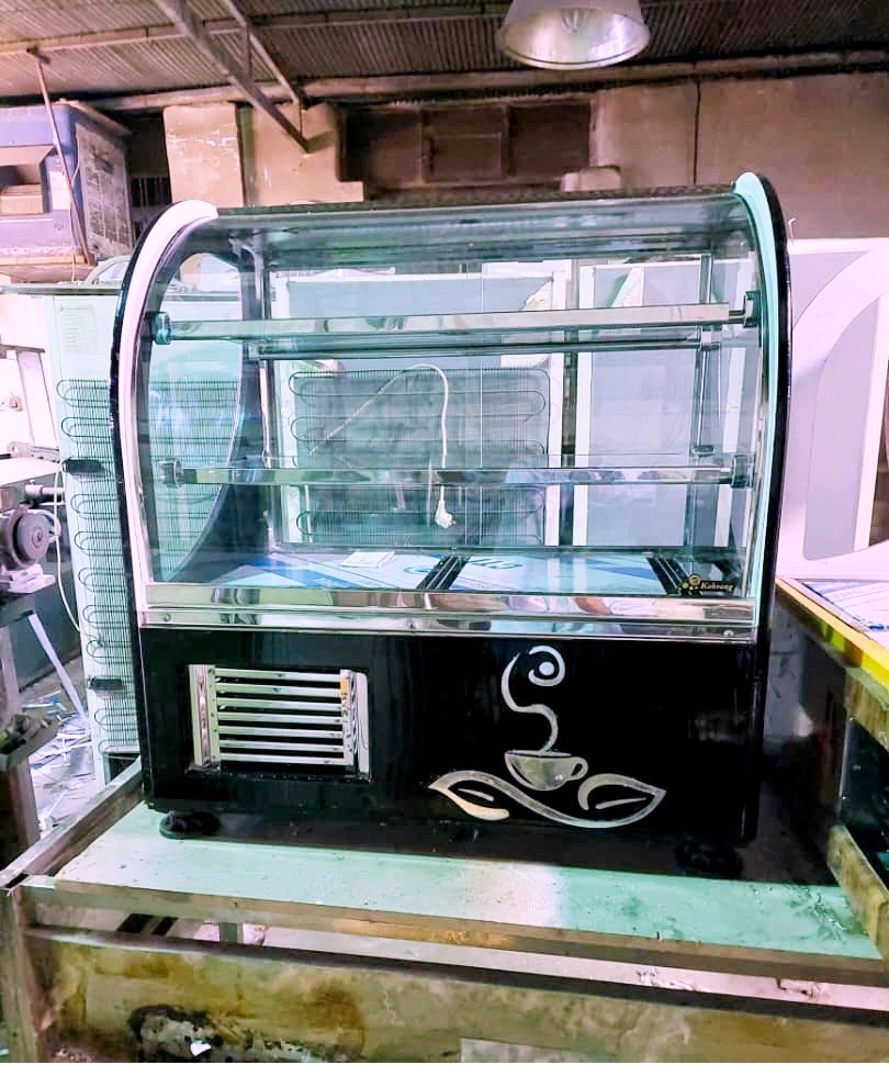 فروش یخچال شو کیک کافی شاپ