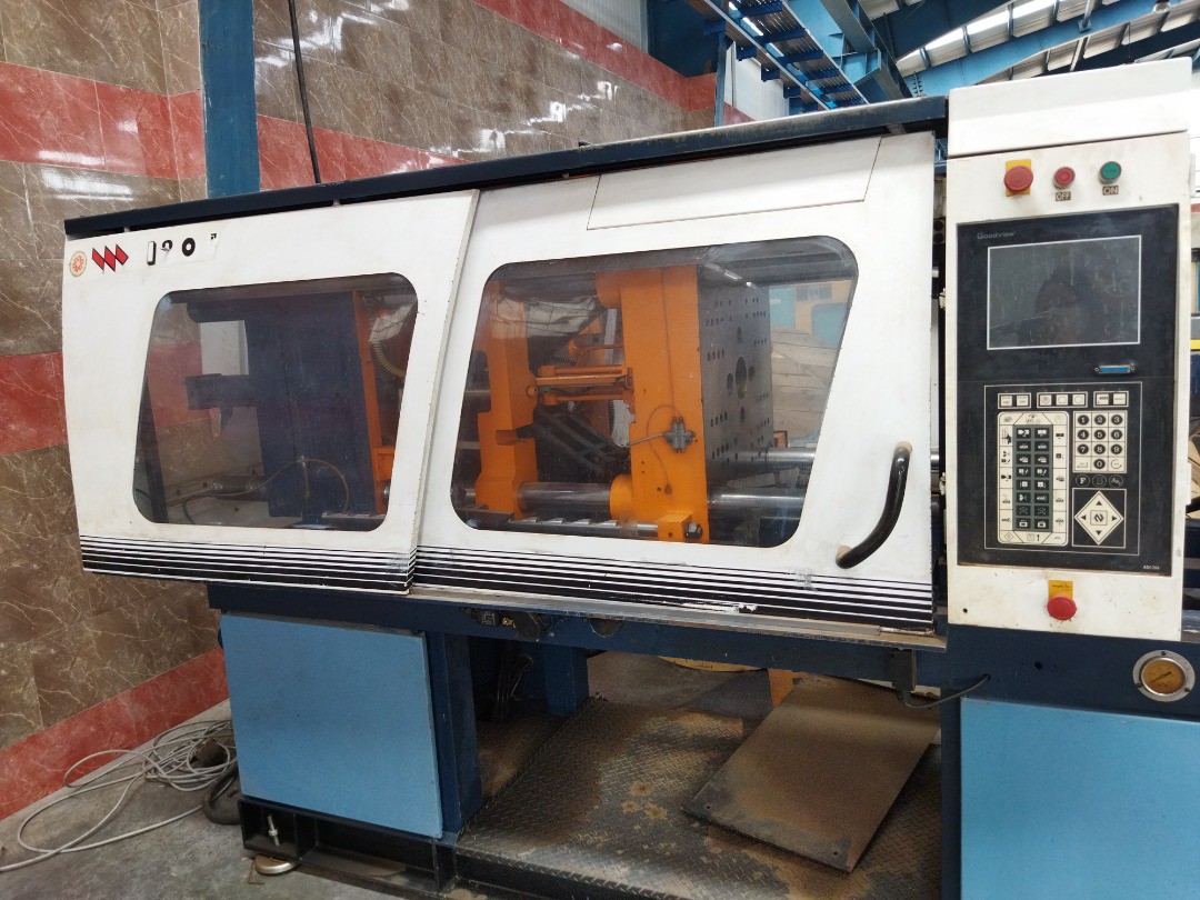 دستگاه تزریق 120 تن نانرانگ شرکت شایان اعتماد