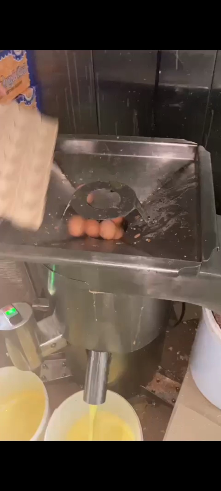 دستگاه تخم مرغ شکن