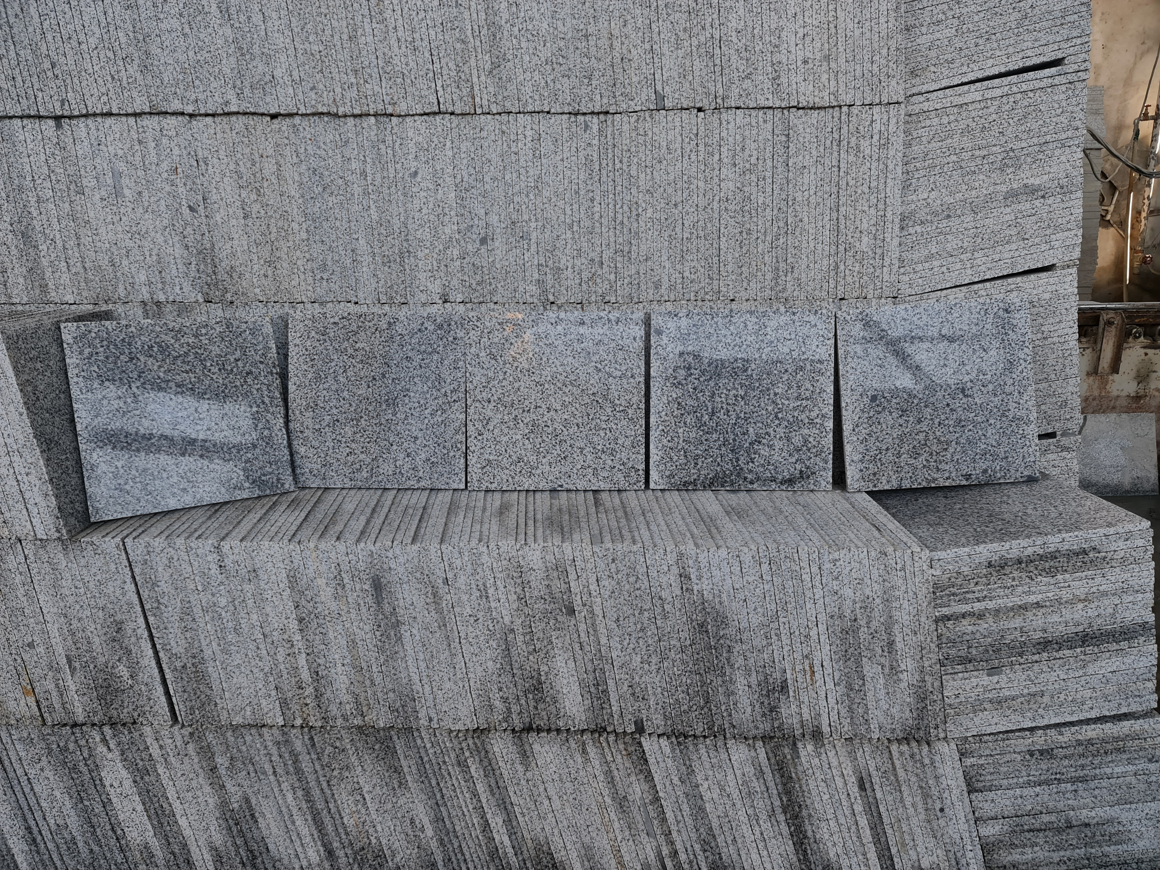 سنگ گرانیت نطنز