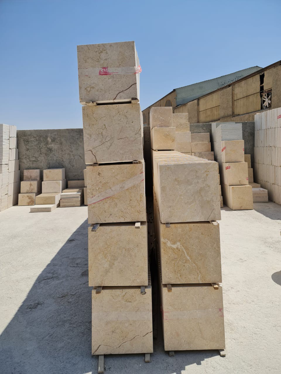 سنگ آباده سر و کله پله