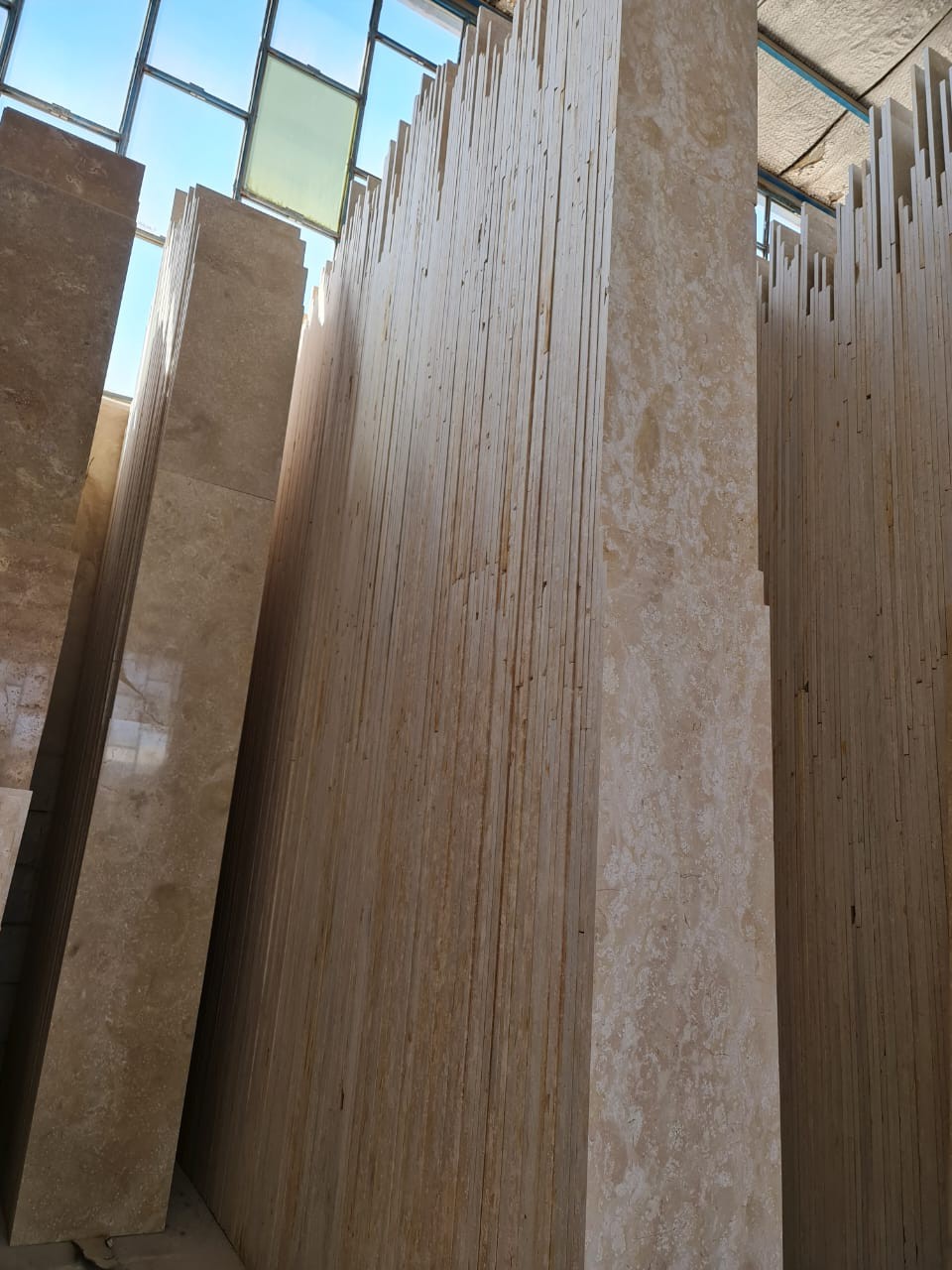 سنگ آباده گل پنبه ای