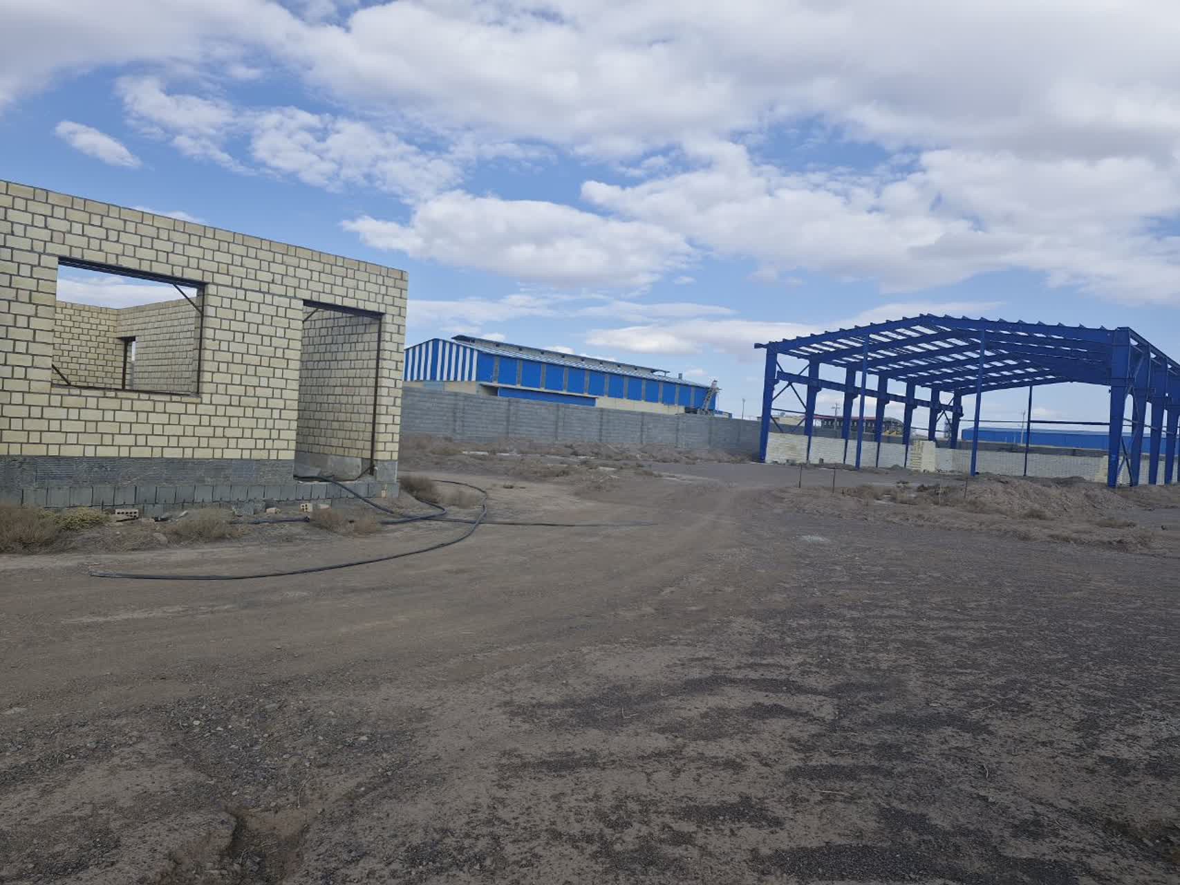 فروش کا خانه در حال ساخت ۵۴۳۰ متر زون غیر فلزی کوهپایه