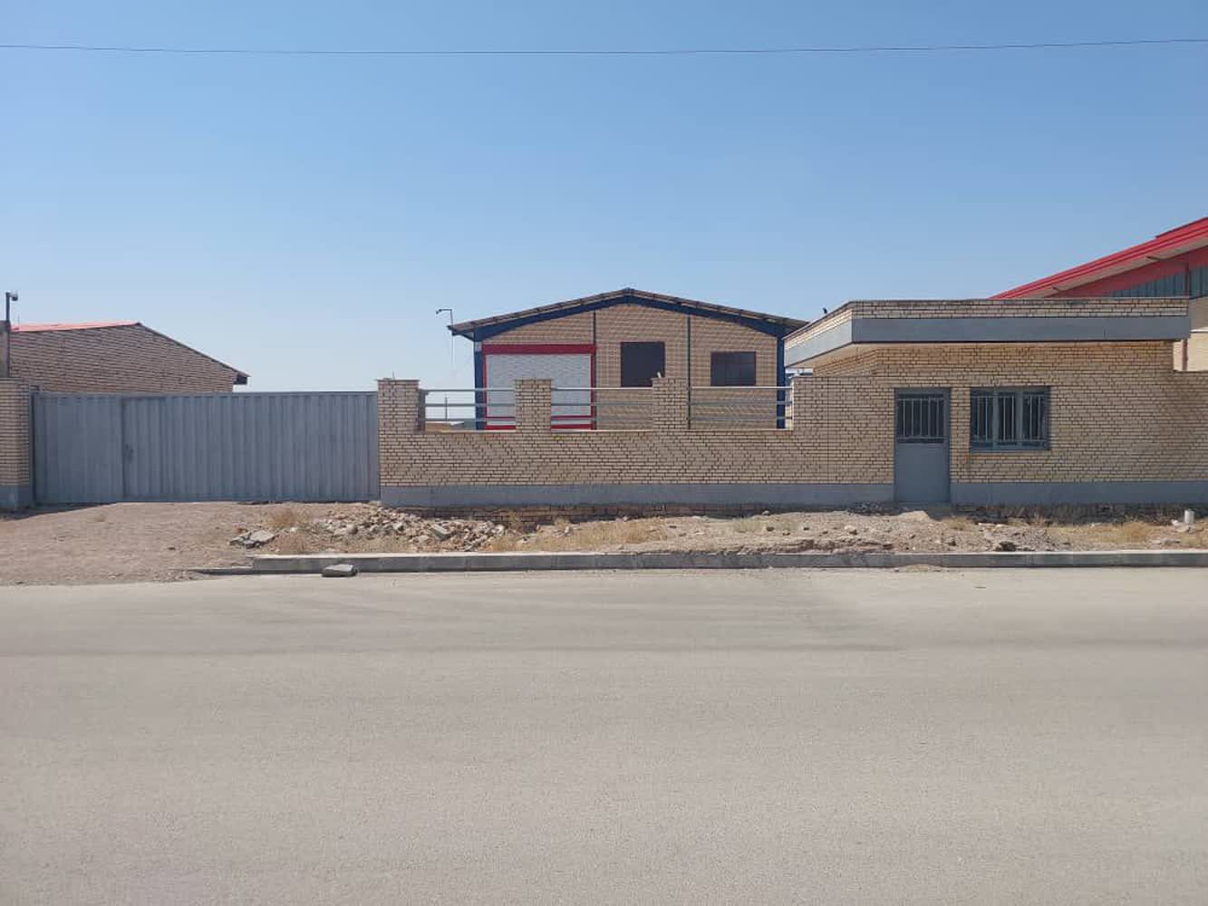 سوله صنعتی نوساز در بهترین موقعیت شهرک صنعتی چمران ساوه (زون شیمیایی) آماده فروش است!