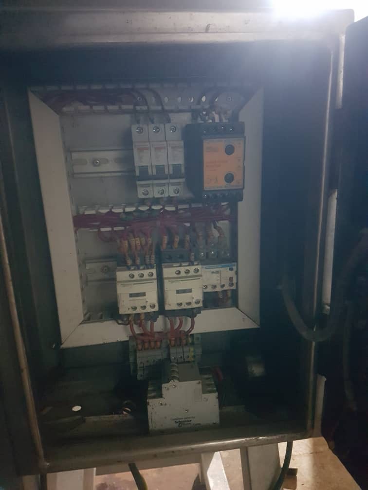 دستگاه بادر (خمیر مرغ)