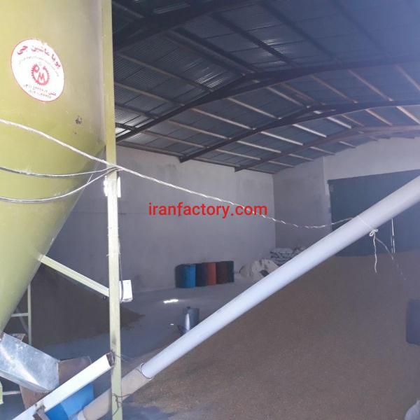 فروش مرغداری با دیوار کشی کامل در نطنز