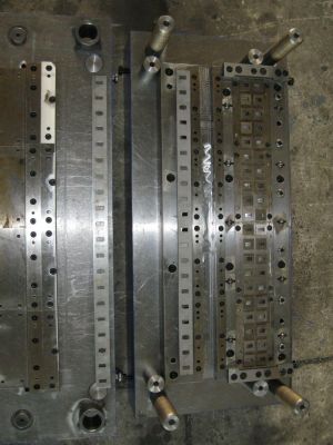 صادرات قطعات قالبهای بتنی