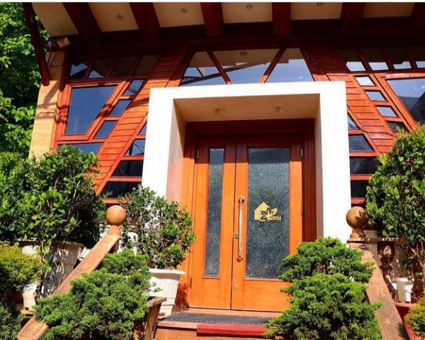 فروش هتل جنگلی نوساز