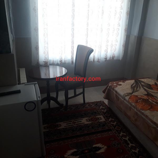 فروش مهمانپذیر در میدان انقلاب تهران