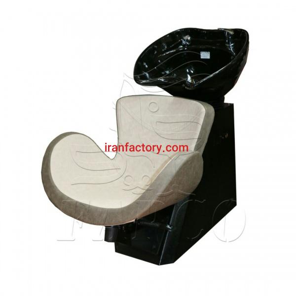 سرشور نشسته