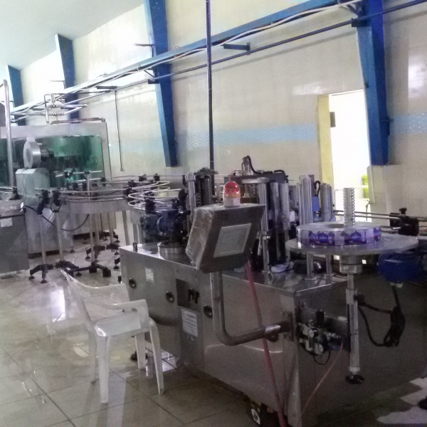 آب معدنی با چشمه اختصاصی