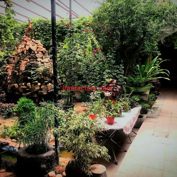 مشاور دکور داخلی با تزئینات کافه رستوران