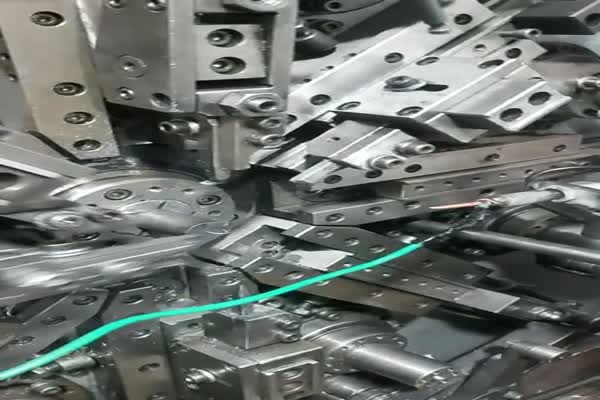 شاهین فنر تولید کننده انواع فنر در ابعاد مختلف