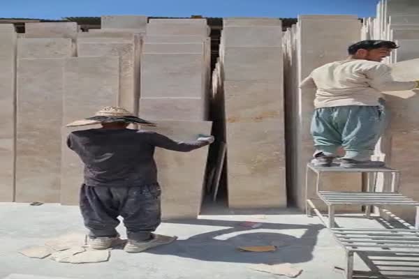 فروش سنگ تراورتن روشن کم هاله